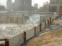 Фотографии со строительства именно этого небоскреба:


7 февраля 2007 года вода из рукотворного залива, на берегу которого велась стройка, прорвалась на стройплощадку, затопив фундамент будущего небоскрёба. Около сотни рабочих были своевременно эвакуированы из котлована глубиной 20 метров, который вода полностью заполнила за четыре минуты.