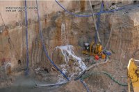 Фотографии со строительства именно этого небоскреба:


7 февраля 2007 года вода из рукотворного залива, на берегу которого велась стройка, прорвалась на стройплощадку, затопив фундамент будущего небоскрёба. Около сотни рабочих были своевременно эвакуированы из котлована глубиной 20 метров, который вода полностью заполнила за четыре минуты.