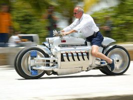 Верю. Для вас он прекрасно управляется. Но ведь согласитесь - управляемость, допустим Yamaha V-max и Honda FireBlade - офигенно разные вещи. Как и само предназначение этих мотов. Да вам владелец самого огромного чоппера скажет, что его мот прекрасно рулится.
Оно мошт и вот это рулится... Как то.)))