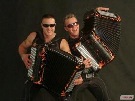 К человеку обратился ангел