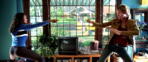 Автор, ты угадал с фильмом, но не угадал с дракой.
Самая! Крутая! Женская! Драка!