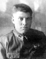 Это мой дядя Иннокентий Кузнецов. Брат моего папы. Родились они в с. Нукуты в Бурятии. Дядя Кеша старше моего папы на 10 лет. В июне 1941 года ему было 26 лет. 
У меня нет больших фото, а маленькие не вставляются в пост. Сейчас вставлю тут.