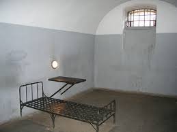 Вот тоже мебели не много...